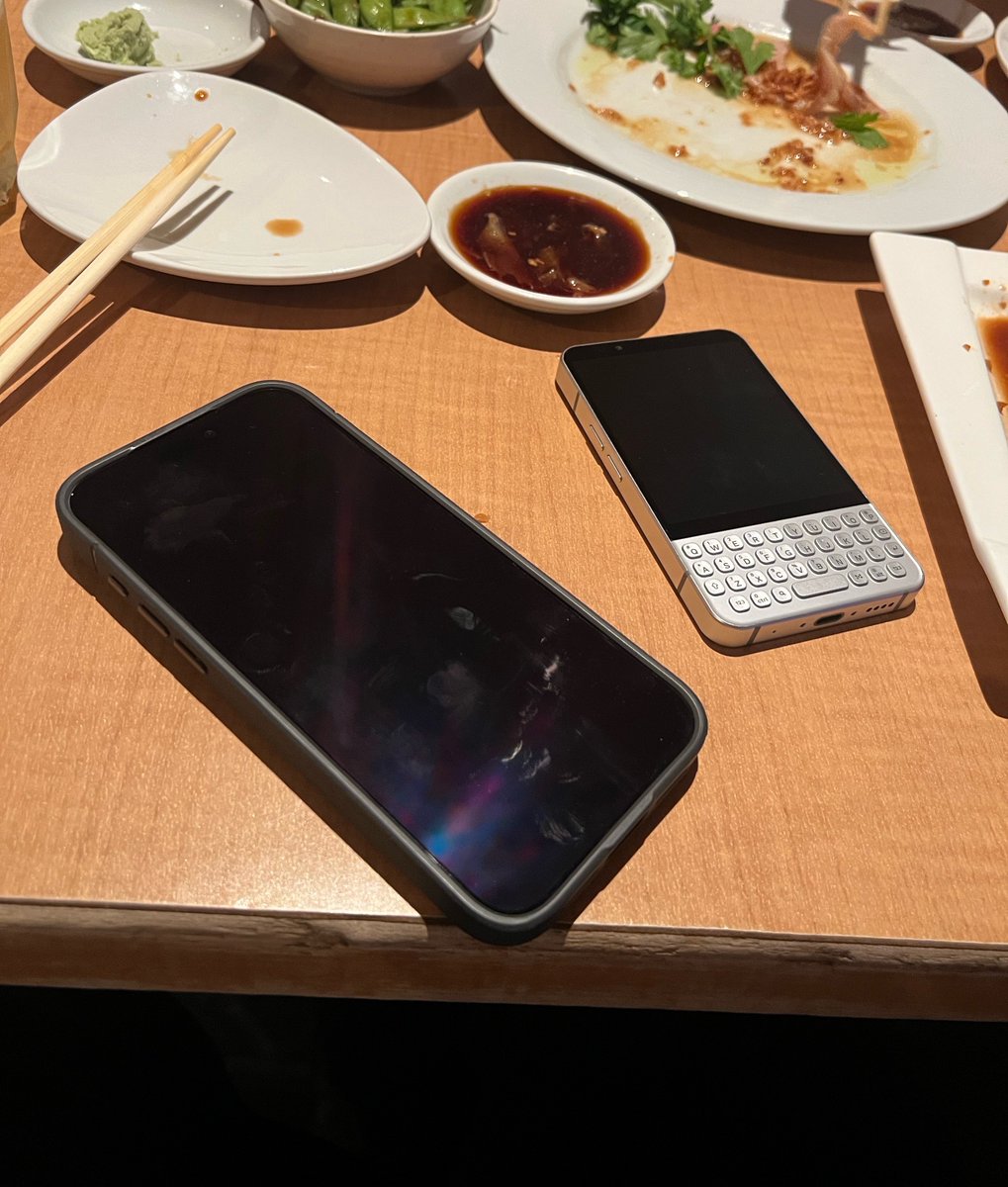 ussefian's tweet photo. Out in the wild. https://t.co/CnjGl677nw