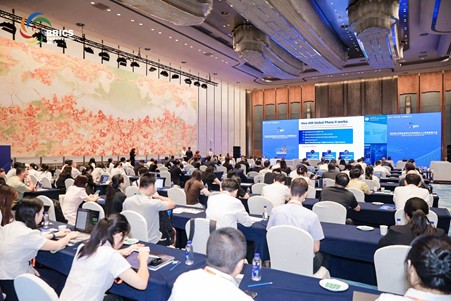 arabfde's tweet photo. 🌏 #الاتحاد_العربي_للاقتصاد_الرقمي يشارك في مؤتمر "AIM China Talks 2026" في #الصين؛ خطوة استراتيجية تفتح آفاقاً جديدة لتبادل #المعرفة_الرقمية وجذب الاستثمارات التكنولوجية الفائقة لتلبية أولويات #التنمية_المستدامة في وطننا العربي.

📎 التفاصيل: https://t.co/yFYuukC4uw

#الرؤية_العربية_للاقتصاد_الرقمي
#الإمارات
#الدول_العربية
#الاقتصاد_الرقمي
#الاقتصاد_العربي
#التحول_الرقمي