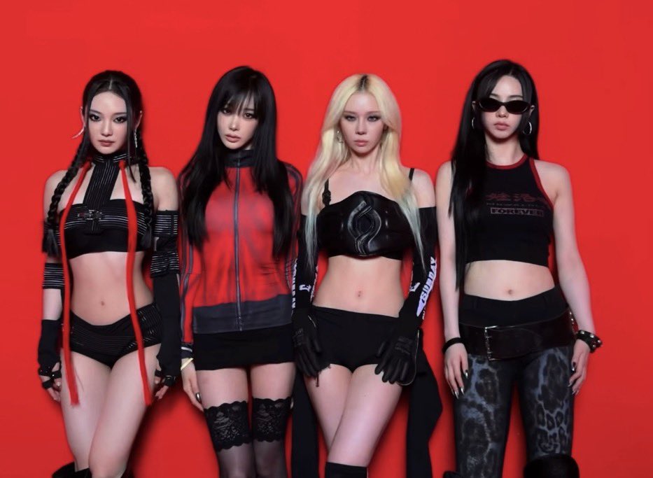 synkmatt's tweet photo. imma need full choreo with those look because what the hell https://t.co/KG5Jk6RknT