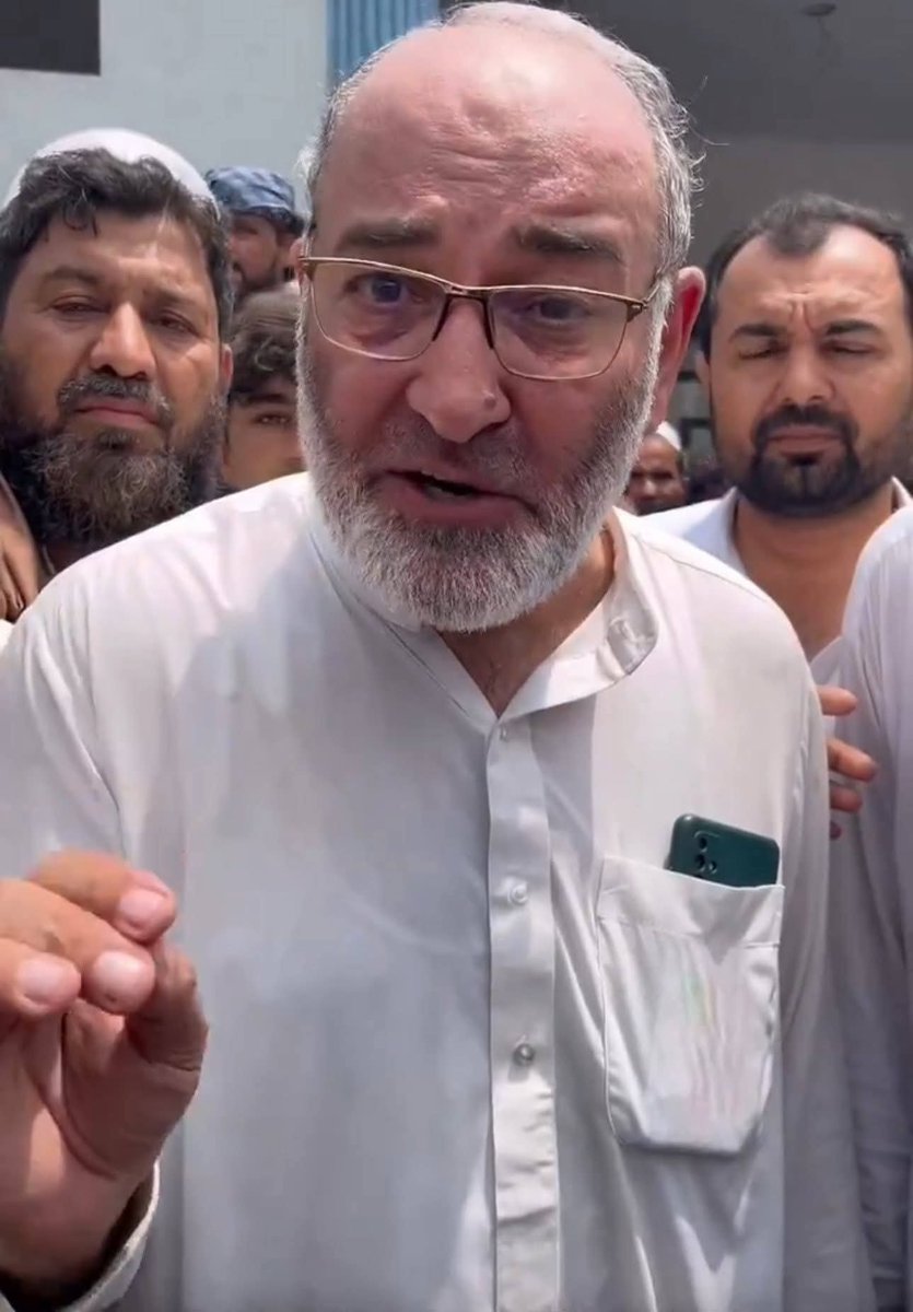 cutehunmee's tweet photo. آخرکار نوسرباز بھی قانون کے شکنجے میں آگے
نوسرباز مشتاق احمد کو انسداد دہشتگردی عدالت نے  3 دن کے جسمانی ریمانڈ پر پولیس کے حوالے کردیا گیا،،
ان فسادیوں نے ملک کو خالہ جی کا گھر سمجھ لیا ہے ہر پاکستان مخالف حرامی ٹولے کی وکالت کرکے نیتن یاہو اور مودی کو خوش کرنا یہ حق سمجھتا ہے https://t.co/LssFma8Cve