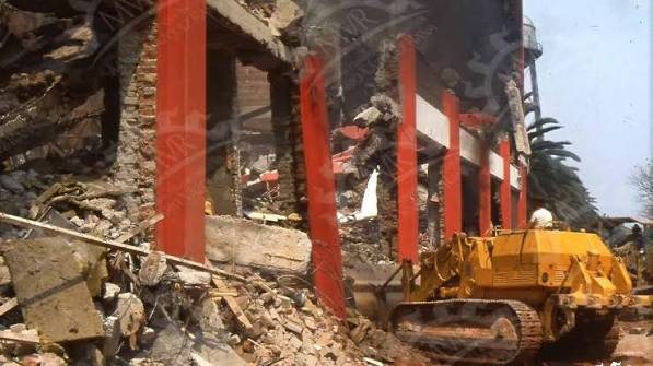 cerrodelajusco's tweet photo. @liderfiscal @CanalOnceTV La edición de los videos de la matanza de tlatelolco se hizo en la Cineteca Nacional, mientras el ejército resguardaba las instalaciones, pero no pudieron garantizar que alguna copia o material se escondiera ahí mismo, por miedo a que se supiera su paticipación, el PRI la quemó. https://t.co/UEKl5uc82V