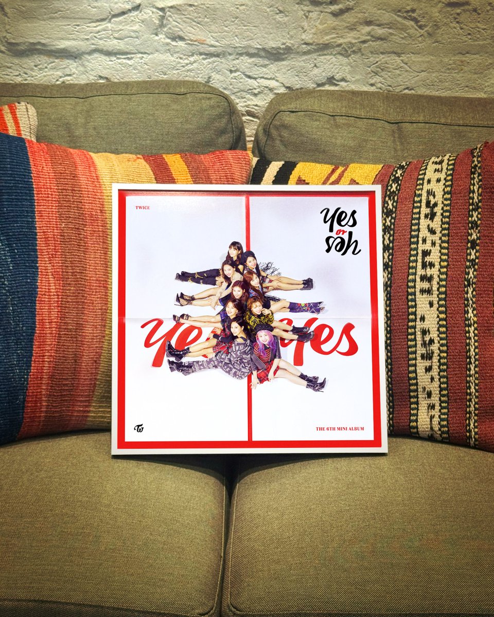 JYPETWICE_JAPAN's tweet photo. 💿TWICE BEST ALBUM『TWICE BEST ALBUM「#BEST 2015-2025」』

🎤TWICE LIVE DVD & Blu-ray 『TWICE <THIS IS FOR> WORLD TOUR IN JAPAN』

2026.08.26 2作品同時Release!

TWICE BEST ALBUM『TWICE BEST ALBUM「#BEST 2015-2025」』
韓国作品ジャケット柄LPサイズ（315mm×315mm）折り畳みポスター（1枚封入 / 全18種ランダム）
- 6th Mini Album 『YES or YES』 -
- 7th Mini Album 『FANCY YOU』 -
- 8th Mini Album 『Feel Special』 -

https://t.co/Ti9xVqYMbo

#TWICE #BEST_TWICE
#TWICE_THISISFOR_WORLD_TOUR
