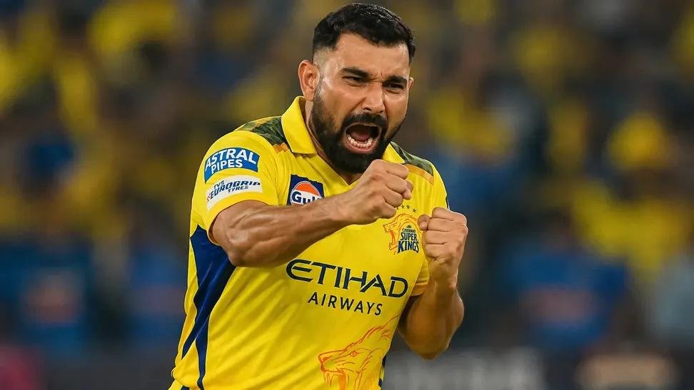 Arattai_darbar's tweet photo. 🚨 BREAKING UPDATE 🚨 

"CSK has approached LSG for Mohammed Shami. Is Mohammed Shami set to join CSK? If this deal happens, CSK's bowling attack will become extremely dangerous, and they could even win the IPL 2027 title."

#csk #whistlepodu #yellow https://t.co/pI7Frsap3p