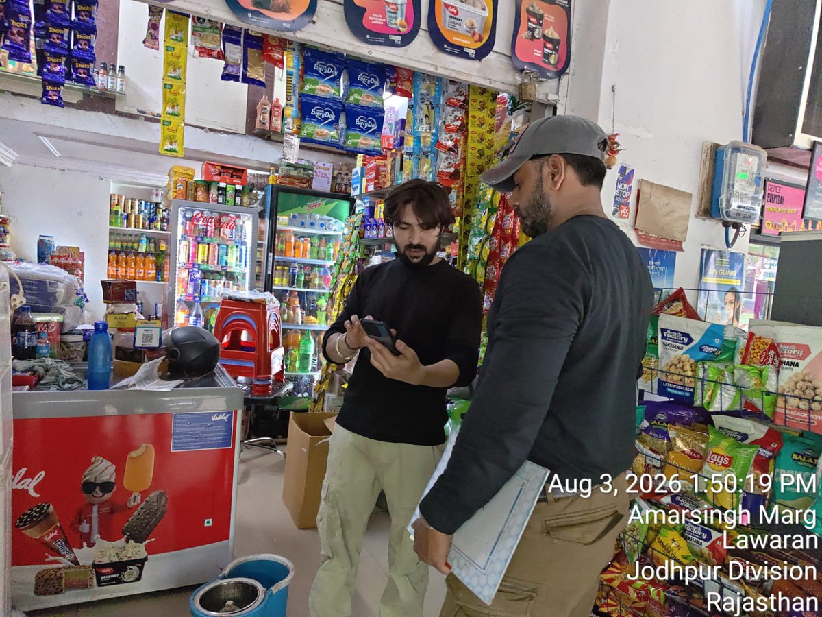 JodhpurMC_'s tweet photo. नगर निगम जोधपुर द्वारा #SingleUsePlastic का उपयोग करने वाले दुकानदारों के विरुद्ध चालानी कार्रवाई की गई।
#SwachhBharat
@narendramodi | @PMOIndia | @RajCMO @BhajanlalBjp | @mlkhattar | @officeofmlk @SwachhBharatGov | @SmdsbmU | @MoHUA_India @officialkharra | @tokhansahu_bjp https://t.co/wNW5TrEBgB