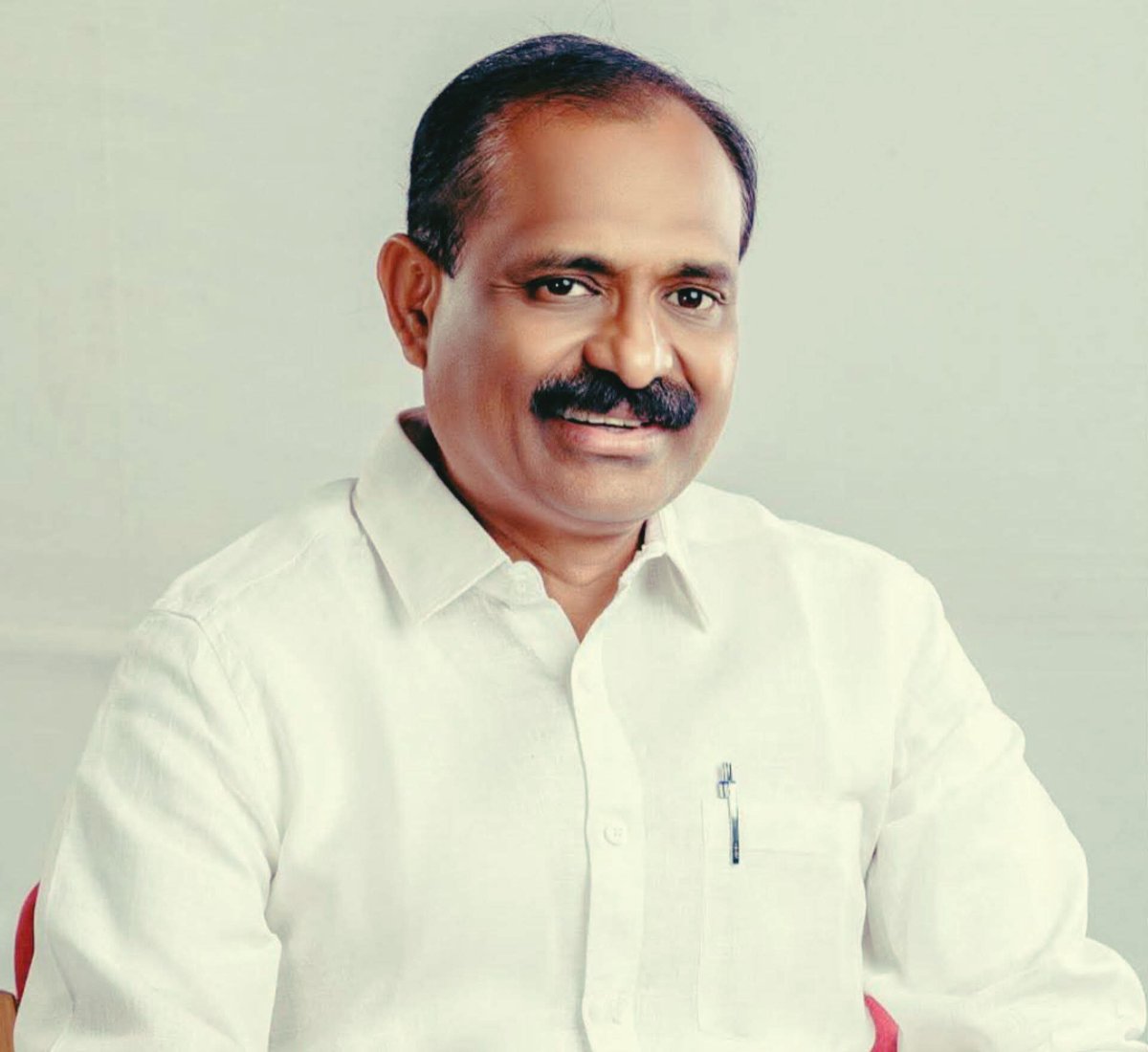 TMoolamattom's tweet photo. ശനിയാഴ്ച്ച രാത്രി 7.30 ന് തിരുവനന്തപുരം നഗരത്തില്‍ പെയ്തു തുടങ്ങിയ മഴ ഞായറാഴ്ച്ച പുലര്‍ച്ചെ ആയിട്ടും നിന്നിട്ടില്ലായിരുന്നു....

വെള്ള കെട്ടില്ല, ഓടകള്‍ പൊങ്ങിയില്ല, അനിഷ്ട സംഭവങ്ങളില്ല....

അതുകൊണ്ട് മാപ്രകള്‍ക്ക് തിരുവനന്തപുരം നഗരസഭ എന്നൊന്നുണ്ടെന്ന് മറന്നും പോയി.... https://t.co/PhGTW8rUS8