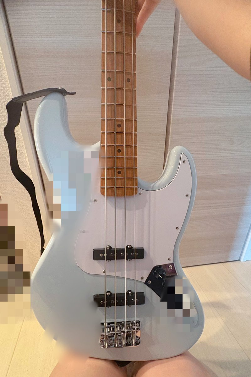 A715iii's tweet photo. ベースはじめました
15年ぶりくらいに触りました
超初心者です
続けられますように
 #ベース  #ベース初心者 https://t.co/k0k3FgkyJB