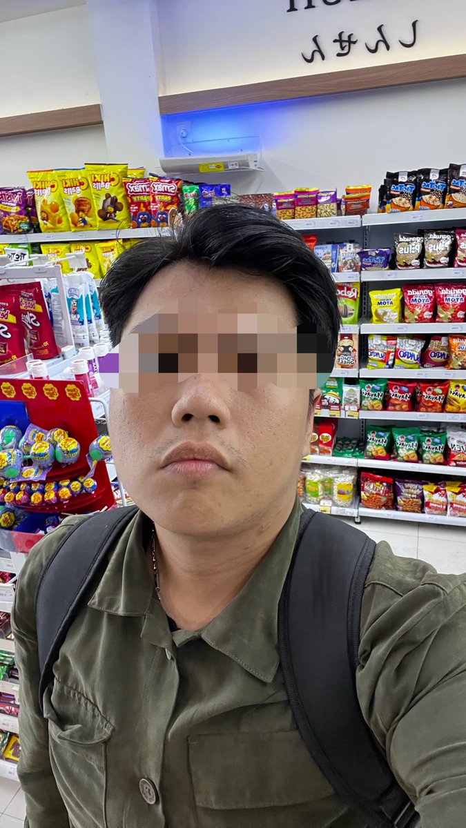 Britze4's tweet photo. Baru ketemu langsung ngajak ciuman emang boleh? https://t.co/3gPPu5LuIE