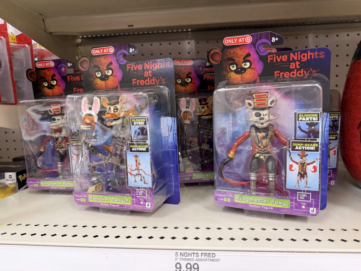 trixtennnn's tweet photo. WHY IS THERE SO MANY RING MASTER FOXYS https://t.co/Mr7awDNM1f