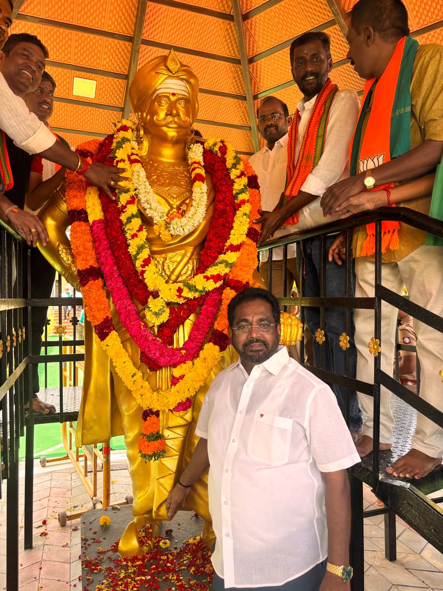 SakthiA_Pandian's tweet photo. மாவீரர் தீரன் சின்னமலை அவர்களுக்கு வீரவணக்கம்! https://t.co/Xo3MaWaXD1