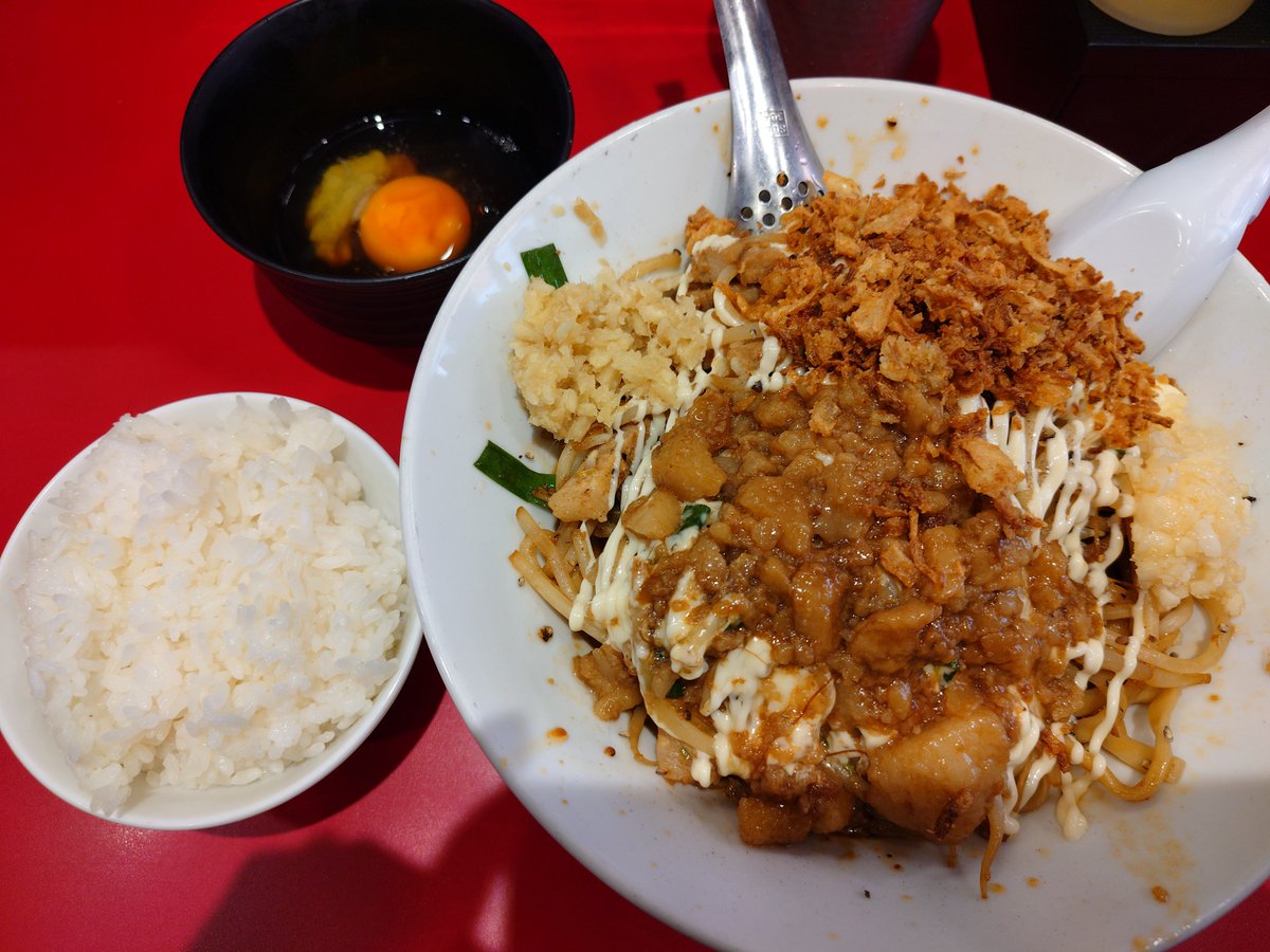 hamax300035's tweet photo. かわさ鬼@川崎
鬼ソバ汁なし＋ライス＋ぽんわっさ
期間限定でぽんわっさ(ポン酢わさび玉子)が無料で付いてくるので惹かれて
汁なしもなかなかパンチが効いて食べ応えも十分
ぽんわっさはわさびが一瞬だけ効いただけかな(笑)
無事腹パンで夕飯要りません… https://t.co/ONSZGpPAqG