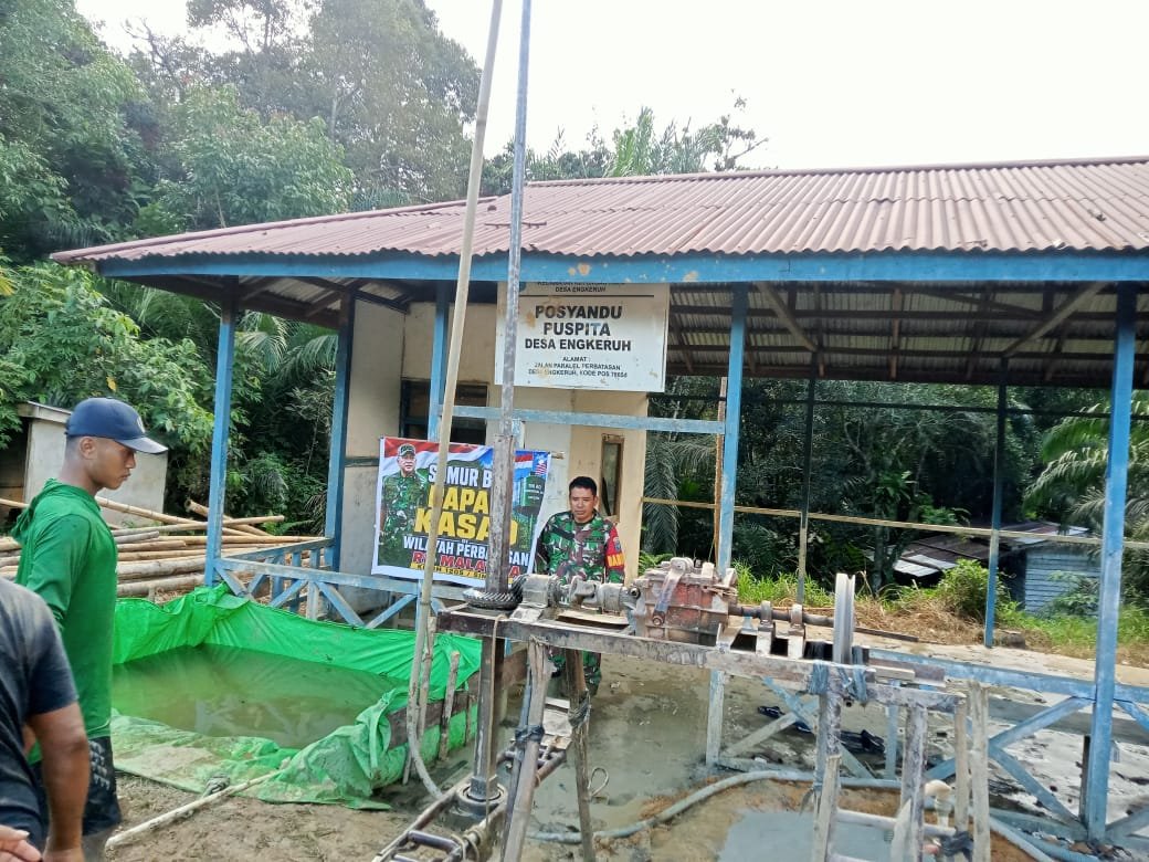 KodimSintang's tweet photo. Kodim 1205/Sintang Lanjutkan Pembuatan Sumur Bor, Sasaran Kelima Karya Bakti Skala Besar Kodam XII/Tanjungpura https://t.co/48LbgWXRai