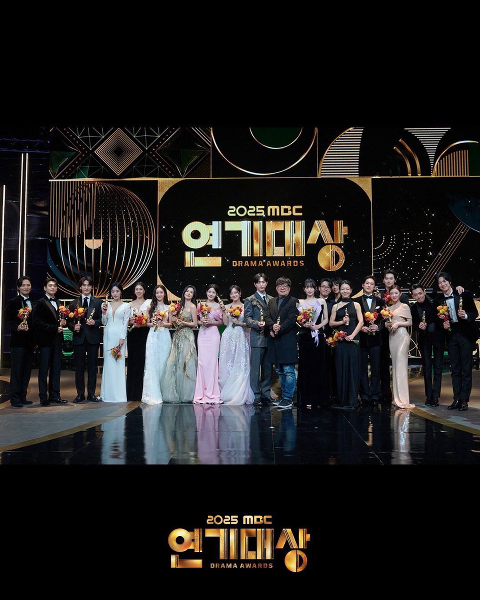 nugupromoter's tweet photo. Fun fact: Here’s Hyeyeon and fellow member Sejeong together at the MBC Drama Awards, both of them won. 

Sejeong won the Best Actress award while Hyeyeon won the Best New Actress award! https://t.co/gZhRpZhOvk