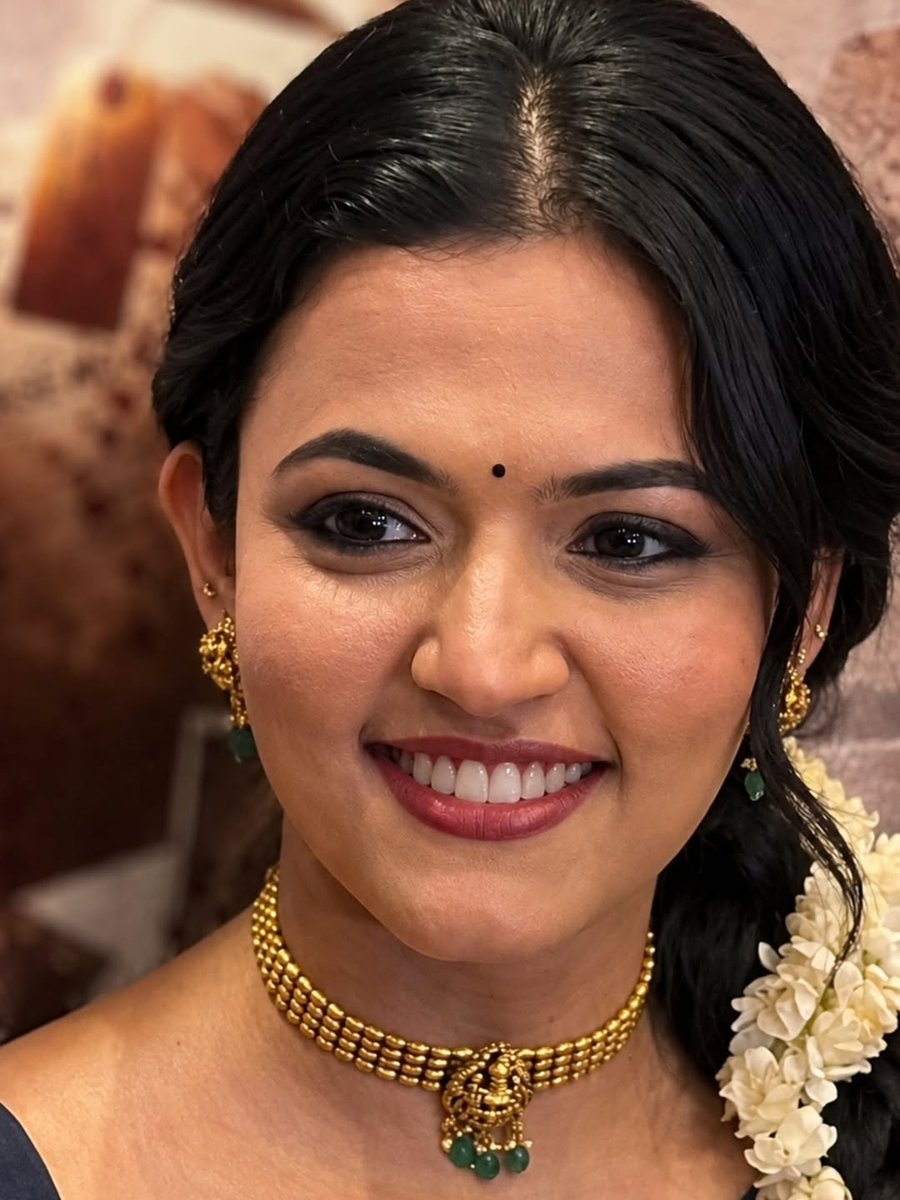 Kollyversecini's tweet photo. வதந்தி 2 - பிரத்யேக நூல் 🧵-இல் சேலையில் ஜொலிக்கும் அபர்ணா தாஸ் 💚✨
#APARANADAS
#Aparna #Das shines in a saree at the Vadhandhi 2 - Exclusive Thread 🧵/1
@Kollyversecini https://t.co/hxUfYfeRwK