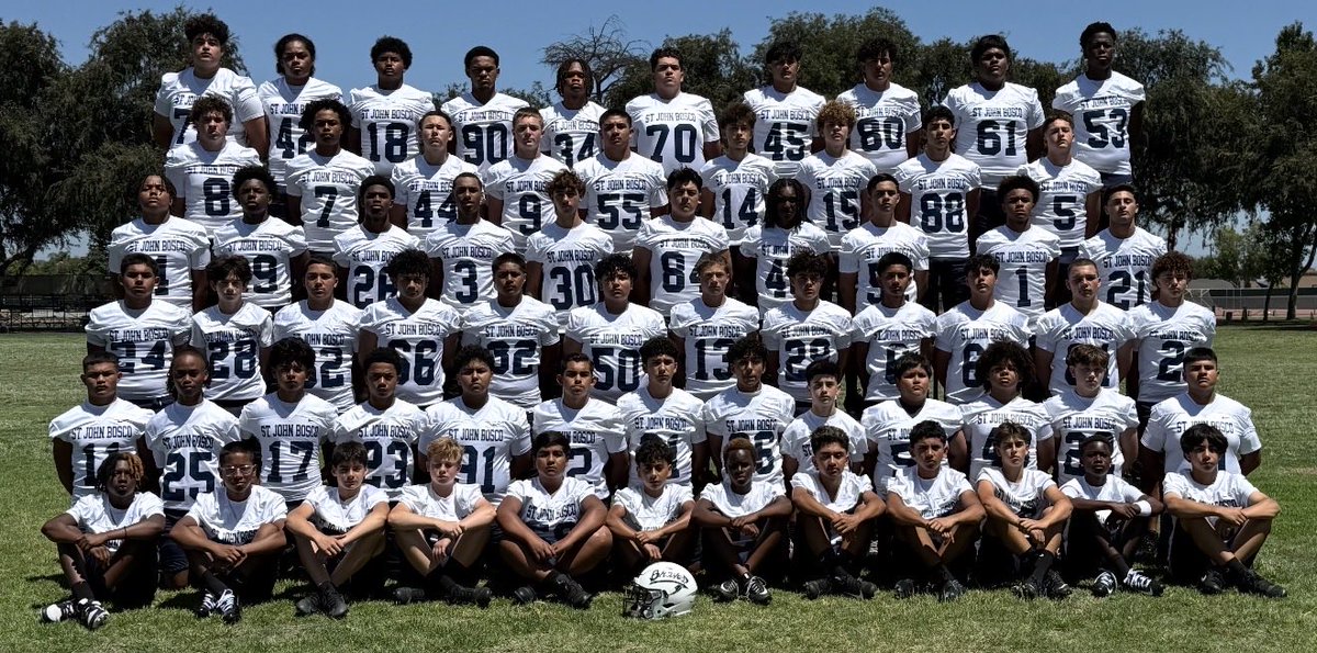 ChemicalAT's tweet photo. St. John Bosco FROSH team. If we’re keeping it a buck they win almost every SGV league at varsity level. Rio Hondo League doesn’t even score on them. https://t.co/FXYOyDsIWy