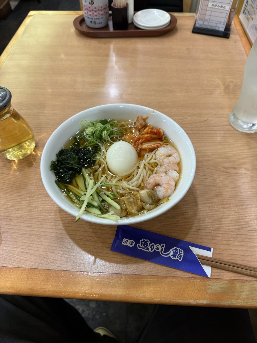 tokiaoda's tweet photo. 空港で食事すると値段にビビる https://t.co/WGzANugC7L