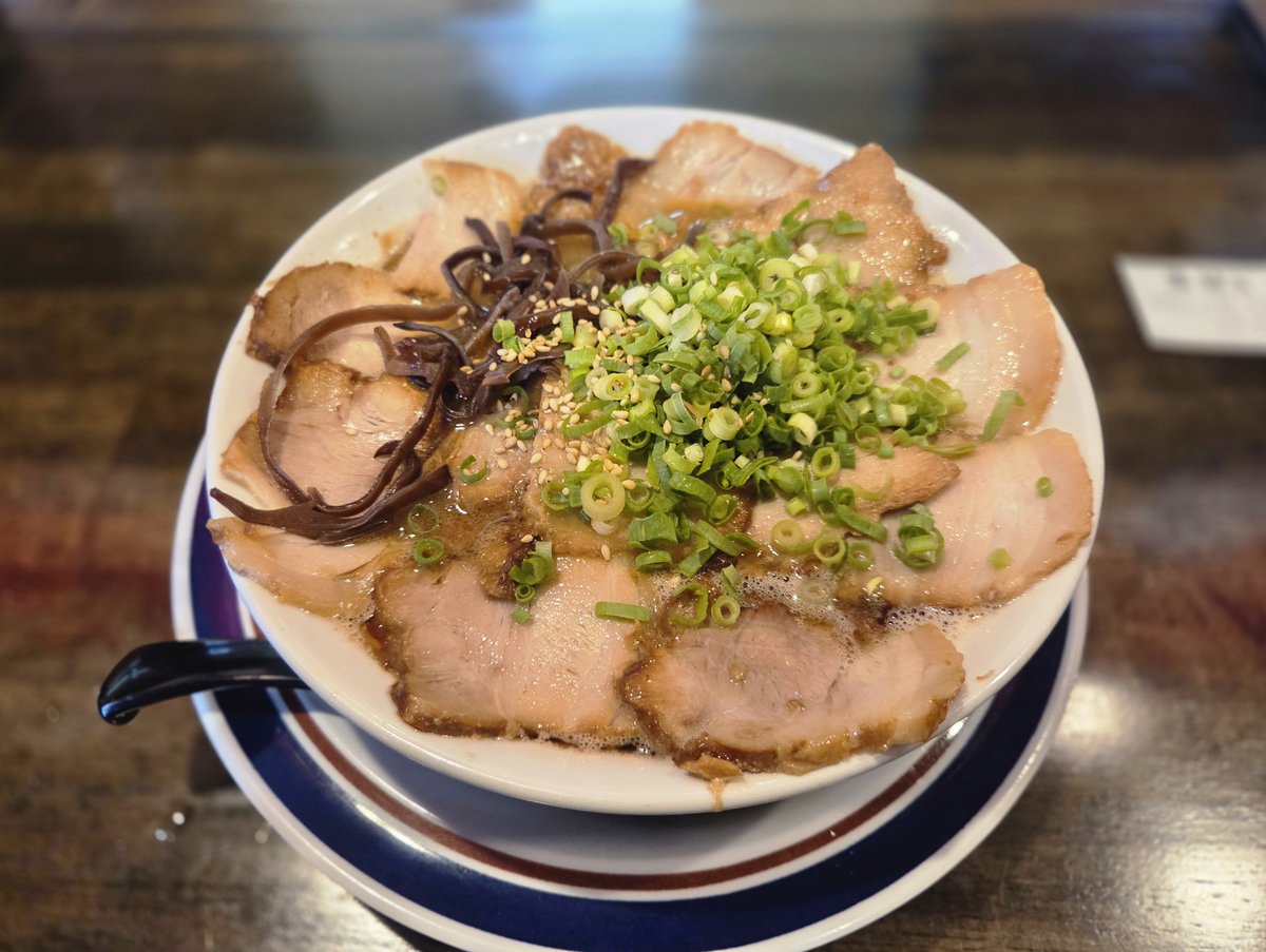yusa0121's tweet photo. ラーメンうまー https://t.co/OIj4V9nAth