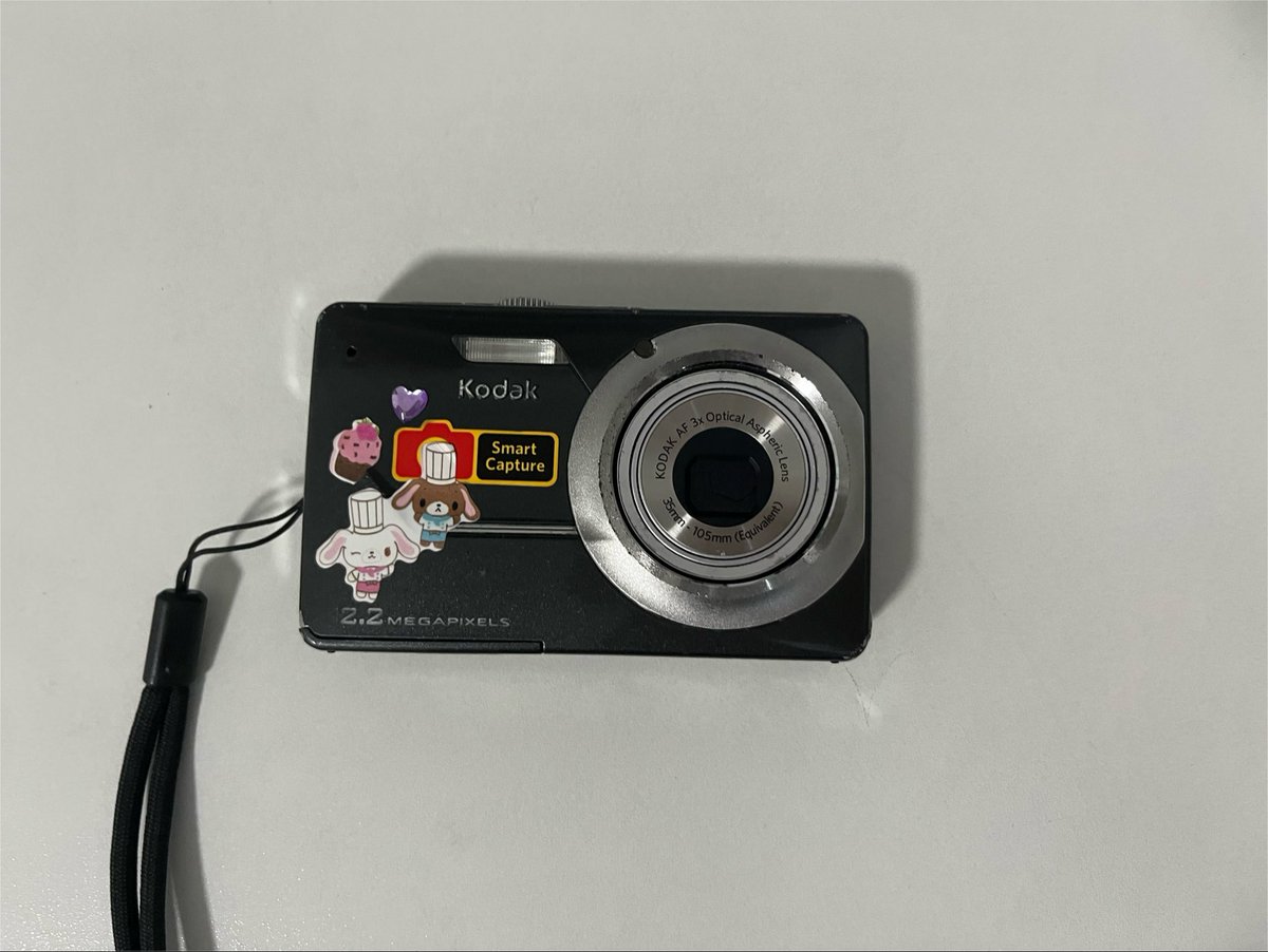 playlists6436's tweet photo. ปล่อยต่อกล้องดิจิ (emoji)
Kodak EasyShare M341
อุปกรณ์ที่จะได้รับ: ตัวกล้อง แบต สายคล้อง ที่ชาร์จแบต;( ไม่รับที่ชาร์จลด100 )
❌ตำหนิ❌ 
-รอยตามการใช้งาน
-ซูมสุดมีฝุ่นจาง ๆ
-มีฝุ่นในจอ (ไม่มีผลต่อการใช้งาน)
Price 1250 รส #กล้องดิจิตอลมือสอง #กล้องดิจิตอลเก่า #ส่งต่อกล้องดิจิตอล https://t.co/bGSFXimdaK