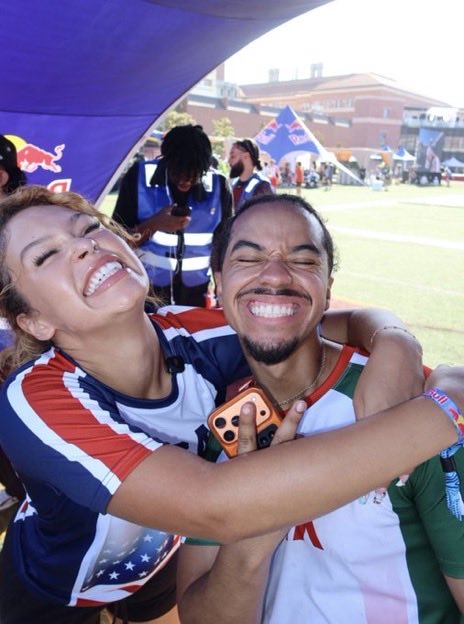 thetruthnuker's tweet photo. Evidence 1: Arky and Yonna couldn’t keep themselves of each other at streamer games. I guess wrapping both your arms around your friends neck for picture is normal??? https://t.co/kszrTQwcyn