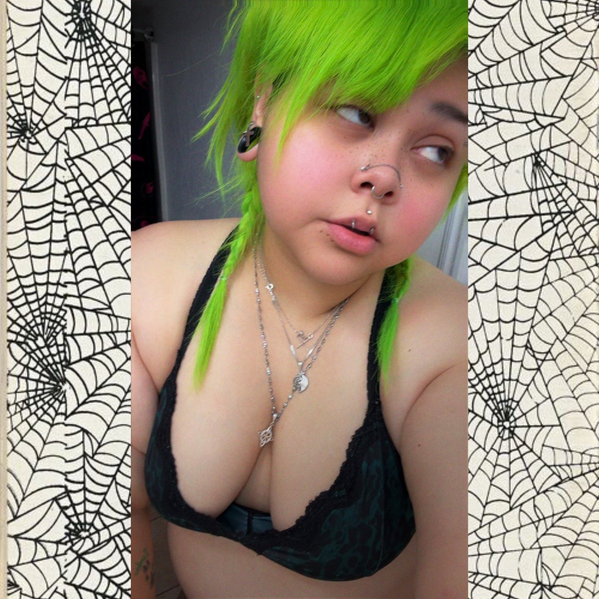 ispookybunny's tweet photo. I’ll always be your favorite ghost 

🖤 https://t.co/KK9ST08cTi