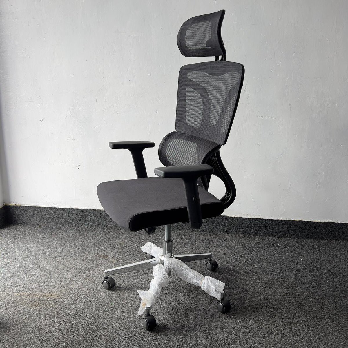 mutemi_tony's tweet photo. @nyagoh_ @Its_Seneti I have this orthopedic chairs at my store for 17k. Contacts ni 0714398004 https://t.co/vlN9YtZEmS