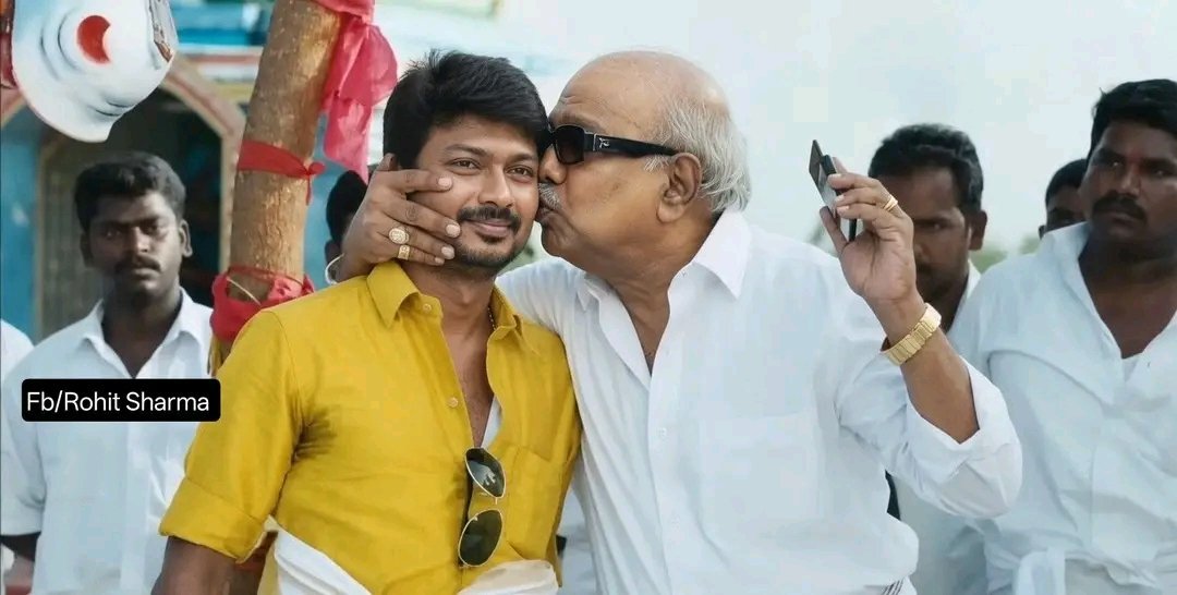 Yuva_king123's tweet photo. இந்தா இருக்கானே இவரு பெண்கள இழிவா பேசுவாராம்.. 
   ஆனா கைது பண்ண போலீஸ் வந்தா பொண்டாட்டி பின்னாடி போய் ஒழிஞ்சிப்பானாம்🤣🤣🤣🤣
 இரண்டாம் கருணாநிதி nu சொன்னது தப்பே இல்லை 🤭🤭🤭🤭
#ஆபாசநிதி 
@Udhaystalin @DMKITwing @arivalayam @mkstalin https://t.co/sfAqeAbAB1
