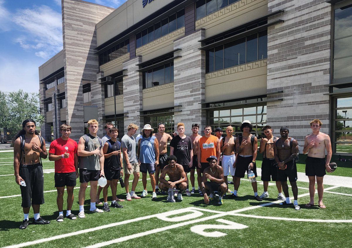 Elev8QBacademy's tweet photo. Work @Jackplummer13 @Enoch_Watson1 @cutterBoley @grant_guidry2 @CohillAndrew @LukeBerlin10 @roskopf_blake @KaneAnetema @HaskellWilliam4 @GiordanHanks @_elimanzanares @Brooks_Coppock6 @Rober1Knorr_ @JacobNewborn1 @Charlie_LeVinus @MarchiolNicco @quarterbackmag https://t.co/HFdQqJmIi8
