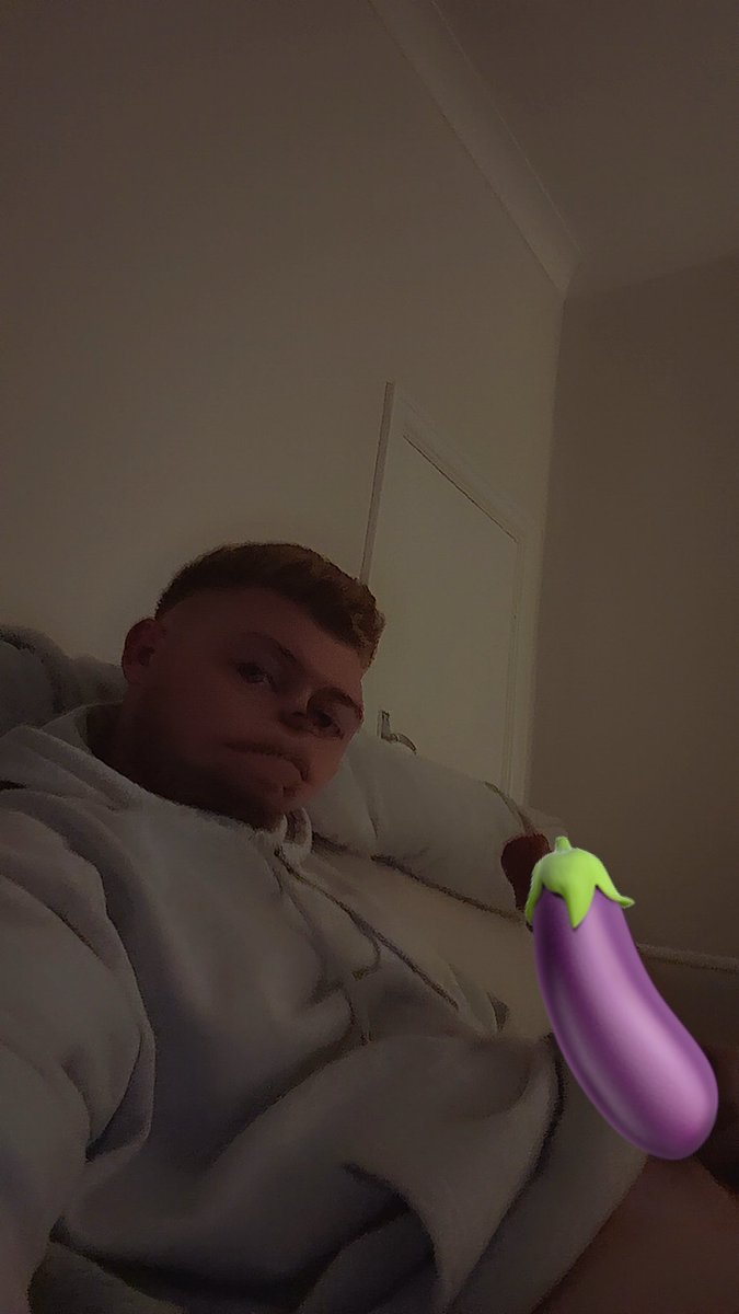 JayMG219's tweet photo. Everyone love a Snapchat filter 🍆😉 https://t.co/8fTtc7yTtf