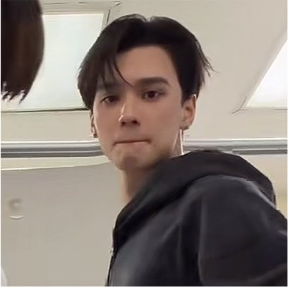 momofthejheng's tweet photo. เจ่งเจ่งตุวจิงย้อยเปอเชน 

 #KengHarit https://t.co/ixmOKJypeR