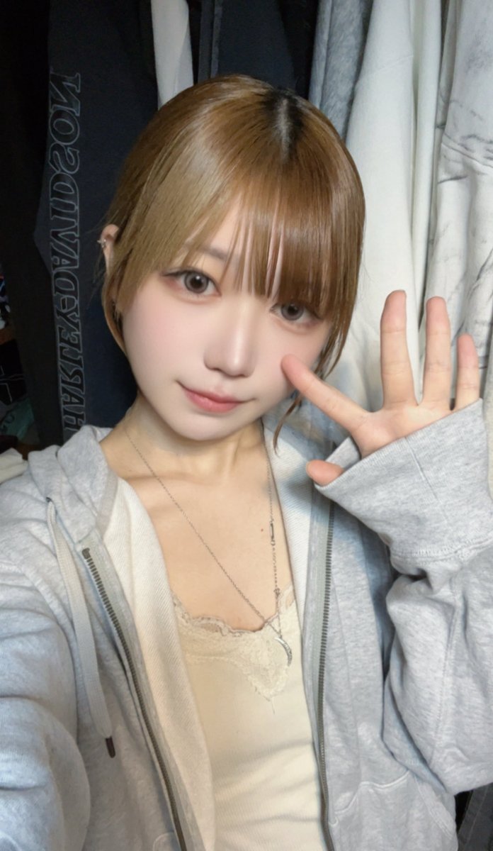 shionekonya's tweet photo. こんちゃ！いってきます！
夜までがんばれちょうだい(𓈒ʚ̴̶̷̷̥ ⩊ ɞ̴̶̷𓈒)

 #地下アイドル  #自撮り界隈 https://t.co/1163q3yztb