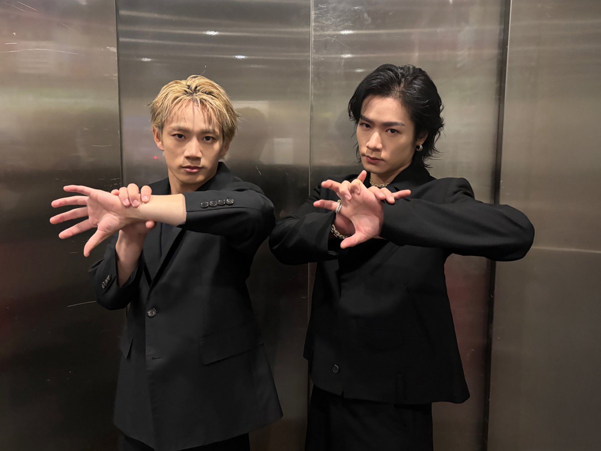 therampagefext's tweet photo. 「仮面ライダーマイス」制作発表会見

#川村壱馬 #浦川翔平 が登壇いたしました✨️

主題歌『One Shot』は
9/6(日)にTVサイズが先行配信リリース📣

お楽しみに🎶
https://t.co/Gx4Dv24bPh

本日のイベントの様子は、東映特撮　Official YouTubeにてご覧いただけます🐭
https://t.co/8jsDt95gLS

@my_th_toei @KR_avex 
#仮面ライダーマイス
#突破者になれ
#流星は神話になる
@sncrmpg_kk @ura_river_