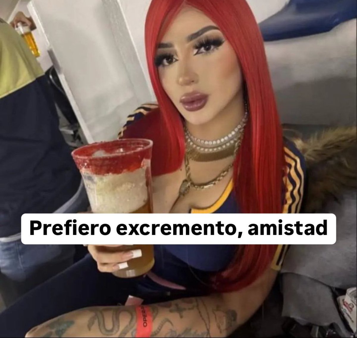 notmekrisi's tweet photo. felicidades rosa maría noguerón, te salió al putazo querer a hueeevo a moisian o al pendejo habibi de líderes, pero prefiero a este último antes que al naco pérez 
#LaCasaDeLosFamososMx https://t.co/5k78XHTjPd