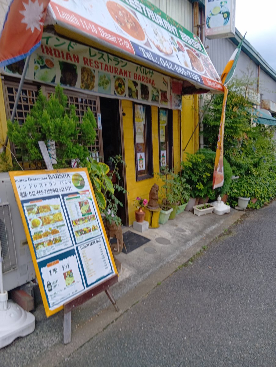 hhh_diary's tweet photo. 健康診断で16時間絶食した後の生ビールが、最高だった瞬間

バルサセットのチキンカレーを注文。

本格カレーなので、味は裏切られないと思いますよ♪

ナンよりライス派です (⁠^⁠^⁠)/

すぐにお腹が一杯になってしまうので、ジョッキ2杯でフィニッシュでした。 https://t.co/O21najRyit