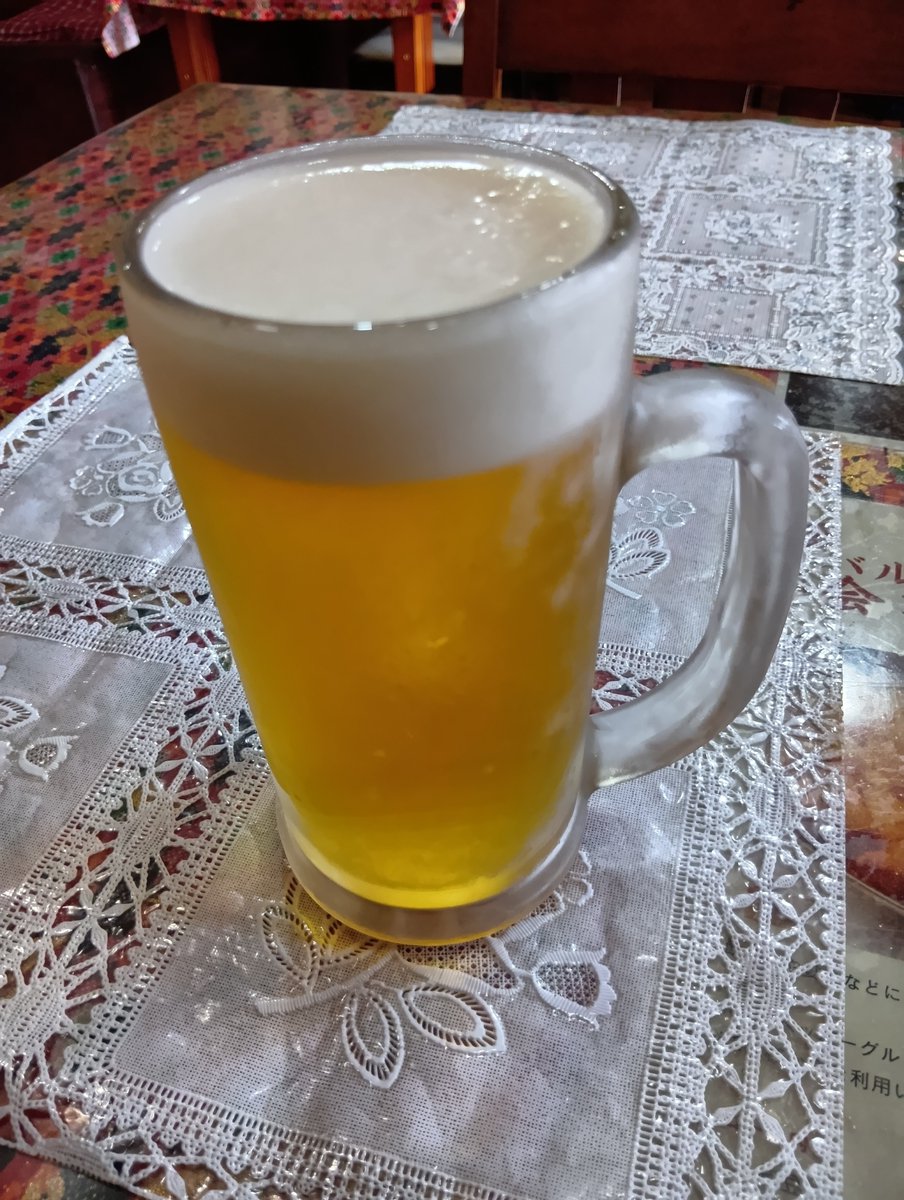 hhh_diary's tweet photo. 健康診断で16時間絶食した後の生ビールが、最高だった瞬間

バルサセットのチキンカレーを注文。

本格カレーなので、味は裏切られないと思いますよ♪

ナンよりライス派です (⁠^⁠^⁠)/

すぐにお腹が一杯になってしまうので、ジョッキ2杯でフィニッシュでした。 https://t.co/O21najRyit