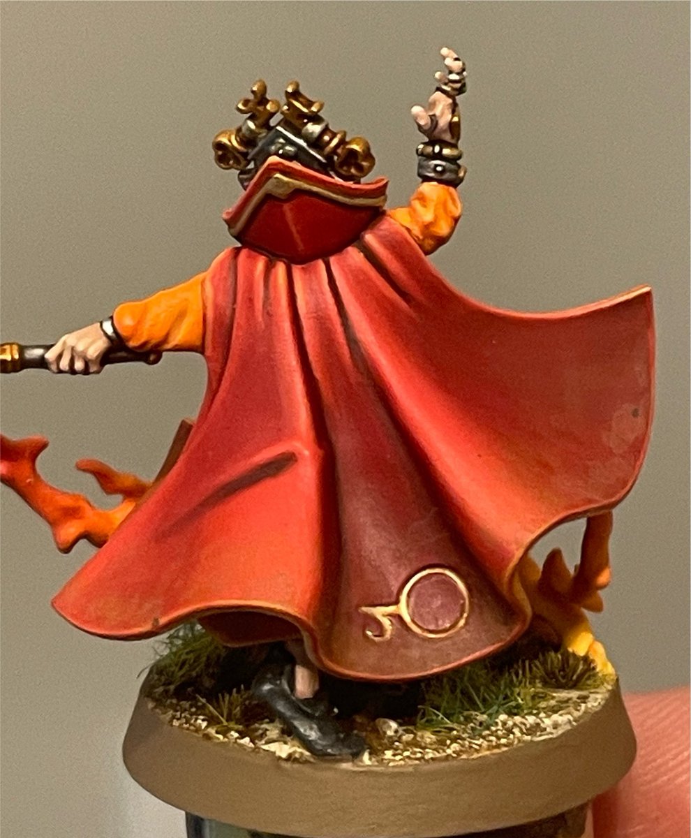 EaterOfBrushes's tweet photo. Finally finished the pyrocaster.

I kind of messed up on the base at the end you can see where the flames are hitting it 

So that’s something I can improve on 

Overall though pretty happy with the model https://t.co/5m9G6mEJAN