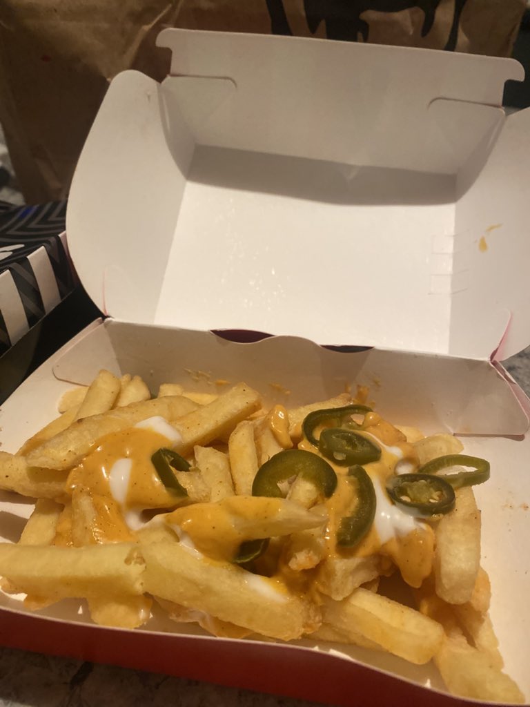 Melo_Malebo's tweet photo. KFC we need more fries https://t.co/K6dIL8pbJA