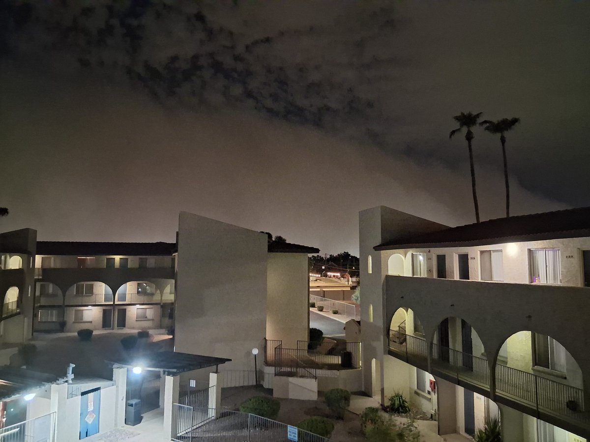 jardo314's tweet photo. Massive haboob in downtown Mesa AZ @nwsphoenix @southwestwx #azwx #phxwx https://t.co/afbam0tTna
