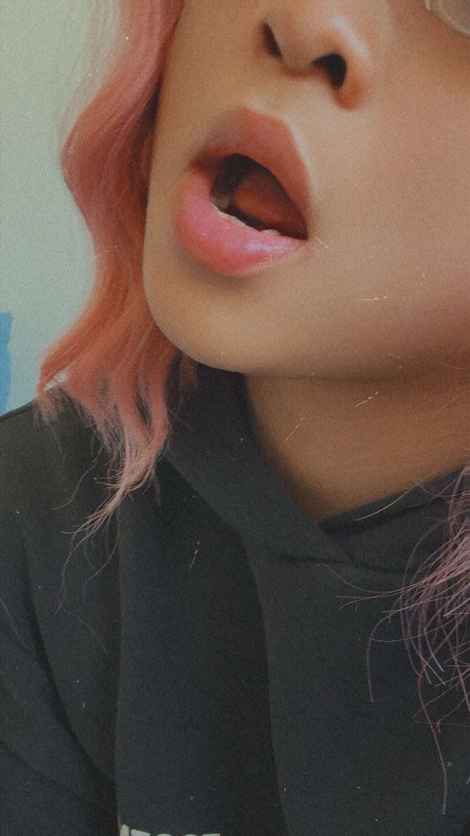 LucyDaDoll's tweet photo. Heyyy! NOW SAY HI BACK!
.
.
.
#femboy #emo #alt #nsfw #firstpost #selfie #asian https://t.co/giq2qmZnpO