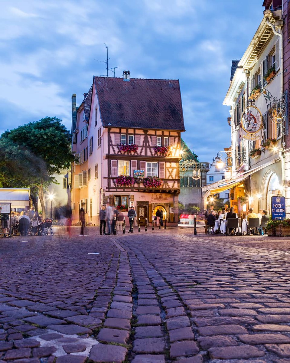 robinsonfrank05's tweet photo. Night streets of beautiful Colmar France have you been here yet https://t.co/cNCazsrdUr
