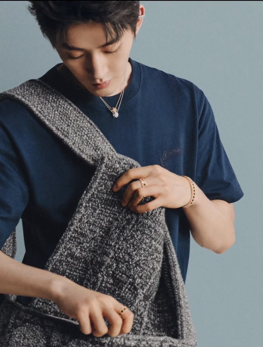 Remedy_WeiD's tweet photo. Dior clearly has a vision 🥰😂 now just need someone in drama land to notice 🫠

#DengWei #邓为 #DengWeixDior https://t.co/diBJo7FQvw