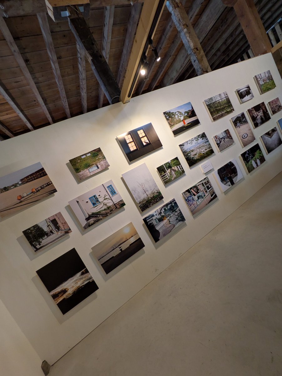 KaOrutcH's tweet photo. ②JIROちゃんの函館をテーマにした写真の数々も！JIROちゃん目線の函館風景、あっココはあそこから撮影したんだなって分かる🎶写真家の方々のそれぞれの作風に個性が輝いて面白いずっと見てしまう！TERUさんの函館山風景は隠し要素✨ https://t.co/W5UdikjD0K