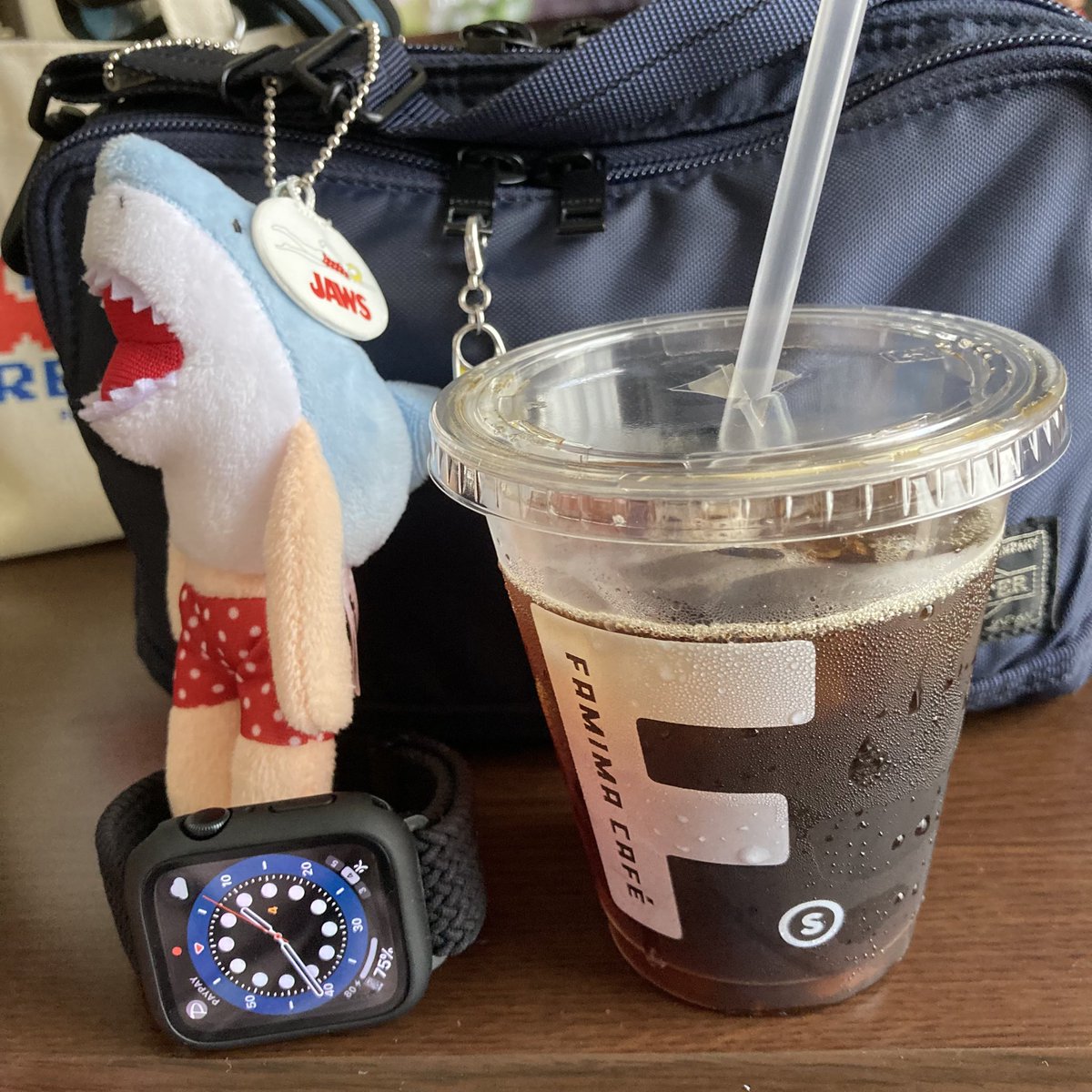 Harushion's tweet photo. お久しぶりの火曜日は晴れ☀️暑い体調不良継続中…3回目のコロナ👀
コーヒー飲みますん⤴︎
息苦しい
生き苦しい
体調ヤバい_( :⁍ 」 )_⭐︎
低気圧 地震ヤバい気をつけて⚠️
PORTER / FLASH/SHOULDER BAG
#コーヒー #BLACK #AppleWatchSE3 #gmwb5000d1jf #gw50001jf #GMWB5000GD9JF @famima_now https://t.co/eBHlB44xsZ