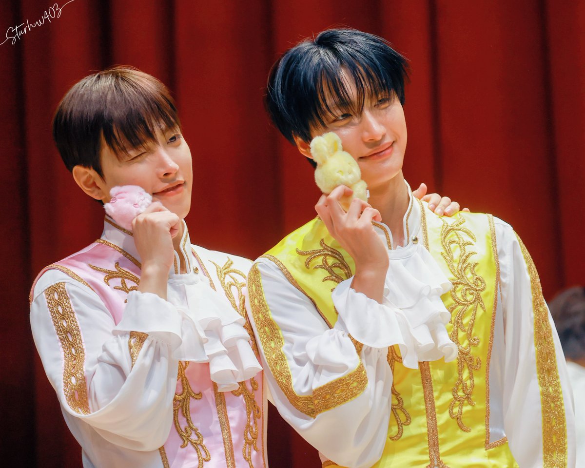 starhw403's tweet photo. ᴛᴏᴏ ᴄᴜᴛᴇ ᴛᴏ ʙᴇ ʀᴇᴀʟ

#HONGJOONG #홍중 #SEONGHWA #성화 #ATEEZ #에이티즈 #ATINY #에이티니 https://t.co/dbxBo74LuX