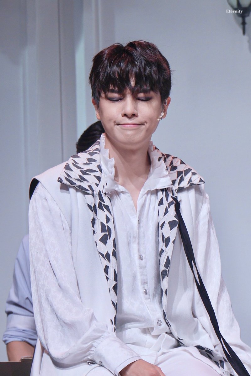 duddnjsmnt's tweet photo. 260731 스트라빈스키
스페셜 커튼콜 : 도돌이표

슘 役 | #박선영

😐 https://t.co/ggvc6K9BXq