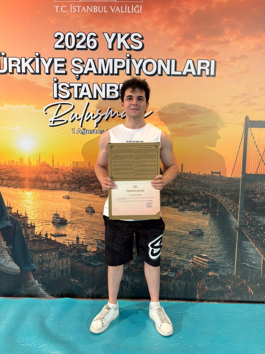 SBEAL_2017's tweet photo. Zirveye Giden Yolda İlk Adım!
Kaan Efehan OLİGER'in bu olağanüstü başarısından dolayı yürekten kutluyoruz.  Sevgili öğrencimize, üniversite hayatında ve tüm meslek yaşamında başarılarının devamını diliyor; yolunun açık, şansının bol olmasını temenni ediyoruz.

@BuyukcekmeceMem https://t.co/ya4aAbeIej