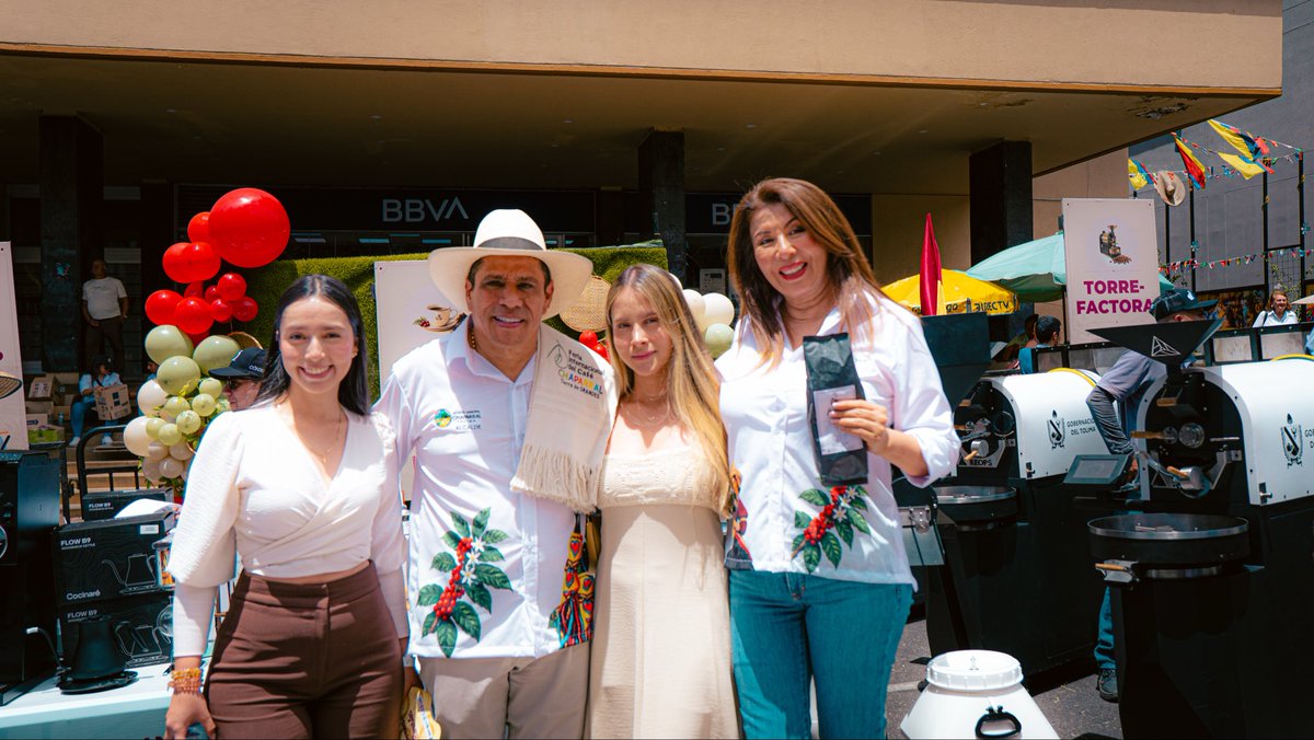 JanethSabogalRC's tweet photo. Hoy vivimos el gran lanzamiento de la Feria Internacional del Café, y no podemos sentirnos más honrados de que nuestra casa, Chaparral, sea la sede de este gran encuentro. Es la oportunidad perfecta para mostrarle al país y al mundo entero la inmensa riqueza de nuestra tierra.🍃 https://t.co/EF000BsXEV