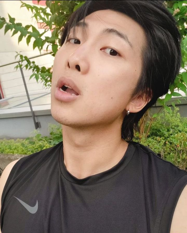 lilisnamu's tweet photo. i feel so attacked everytime he hits us with this angle- https://t.co/s45odU1EvJ