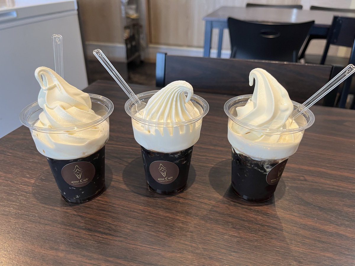 Crazy_yuA1207BD's tweet photo. @ameCafe2 母と叔母と3人で食べました🍦✨
もちろん！
私がクレミアです笑笑
本当に美味しかったです‼︎ https://t.co/yTLS3Y6RKD