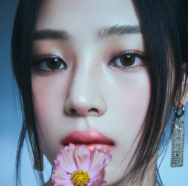 minji_loops's tweet photo. Pretty like a flower https://t.co/kEr5ylDEwU