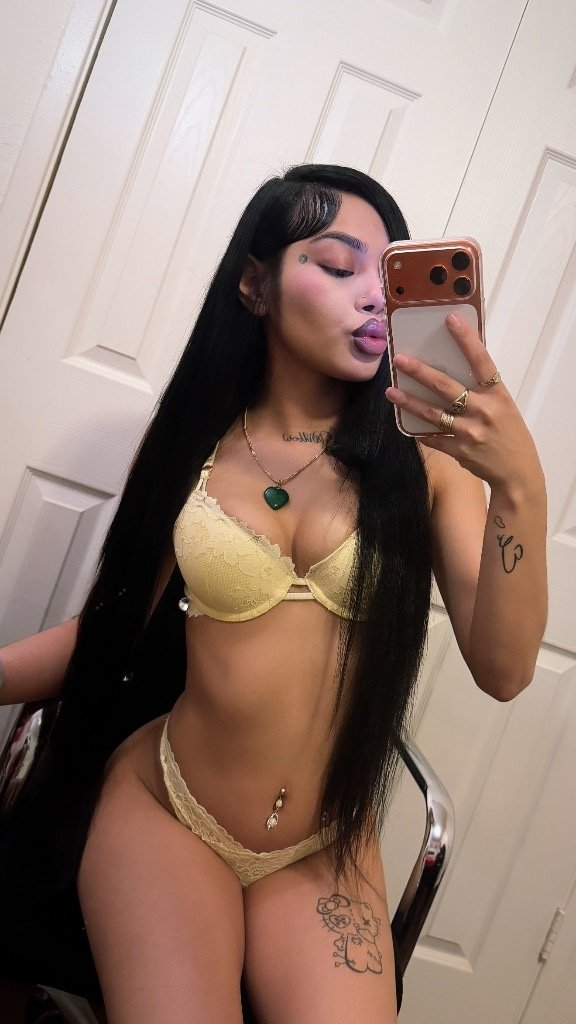 BbxVictoria_'s tweet photo. New Phone New Pics IM AVAILABLE 💖👑😌 #Fresno #madera #handford #Merced #Fresnomeets #Visalia #Feet #Latina #Meetups #Deepthroat https://t.co/E9maxhCReZ