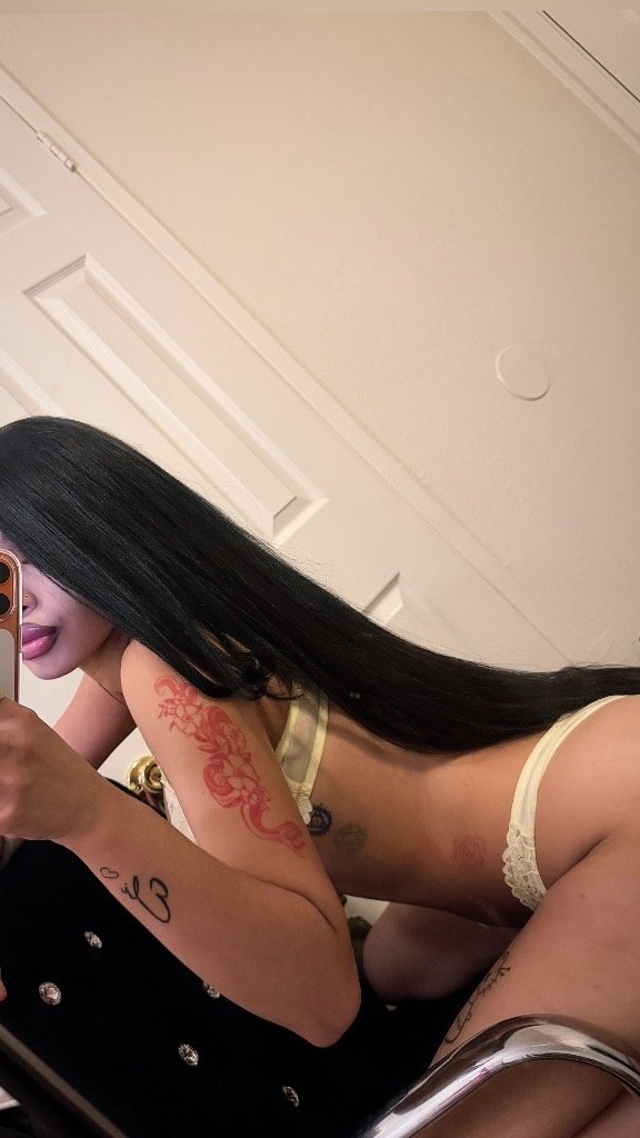 BbxVictoria_'s tweet photo. New Phone New Pics IM AVAILABLE 💖👑😌 #Fresno #madera #handford #Merced #Fresnomeets #Visalia #Feet #Latina #Meetups #Deepthroat https://t.co/E9maxhCReZ